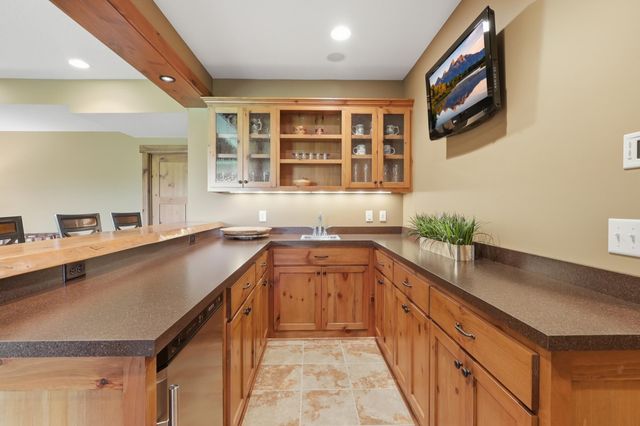 19475 Oak Grove Avenue, Prior Lake, MN 55372
