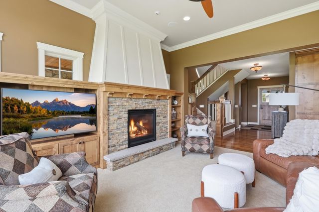 19475 Oak Grove Avenue, Prior Lake, MN 55372