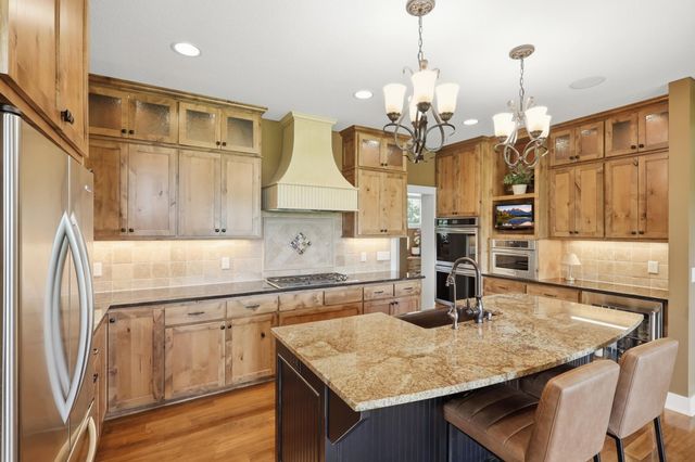 19475 Oak Grove Avenue, Prior Lake, MN 55372