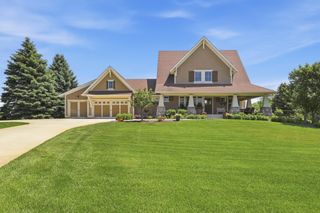 19475 Oak Grove Avenue, Prior Lake, MN 55372
