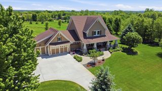 19475 Oak Grove Avenue, Prior Lake, MN 55372
