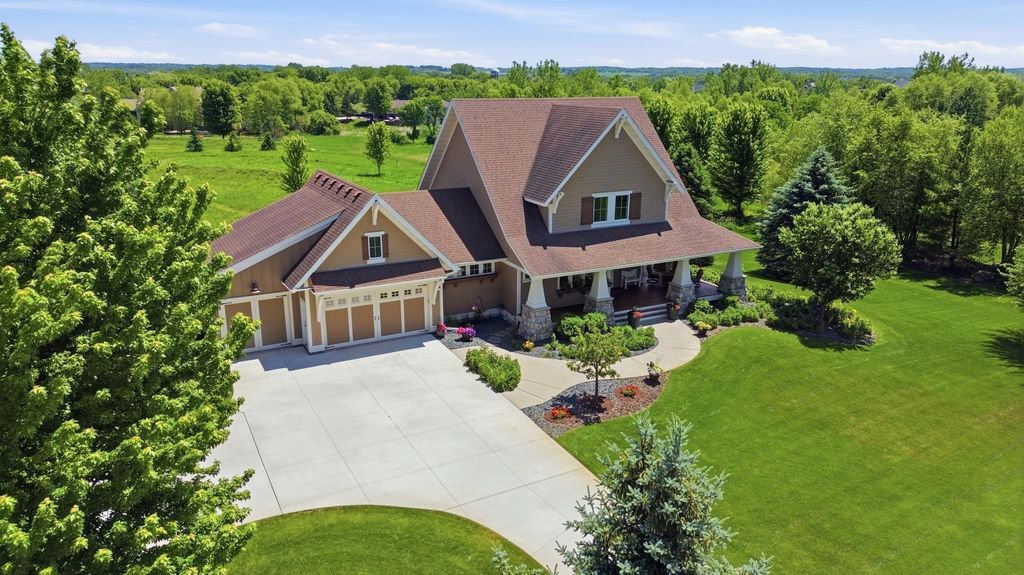 19475 Oak Grove Avenue, Prior Lake, MN 55372