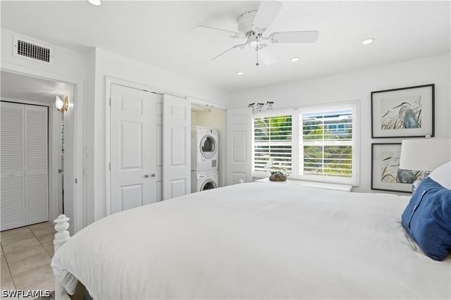 285 8th AVE S 285, Naples, FL 34102