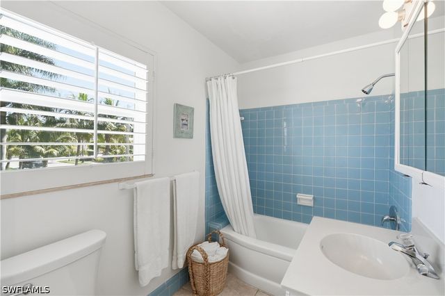 285 8th AVE S 285, Naples, FL 34102