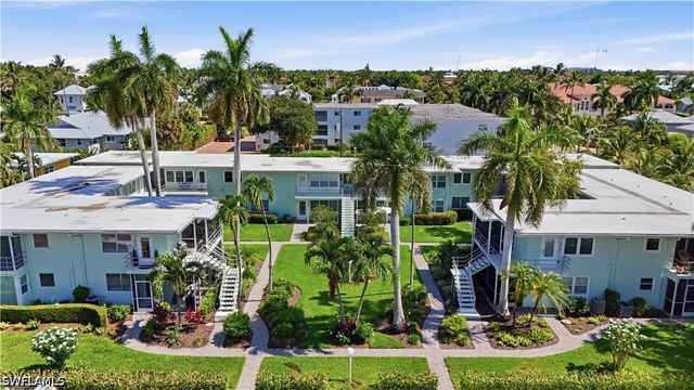 285 8th AVE S 285, Naples, FL 34102