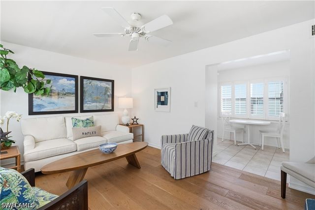 285 8th AVE S 285, Naples, FL 34102