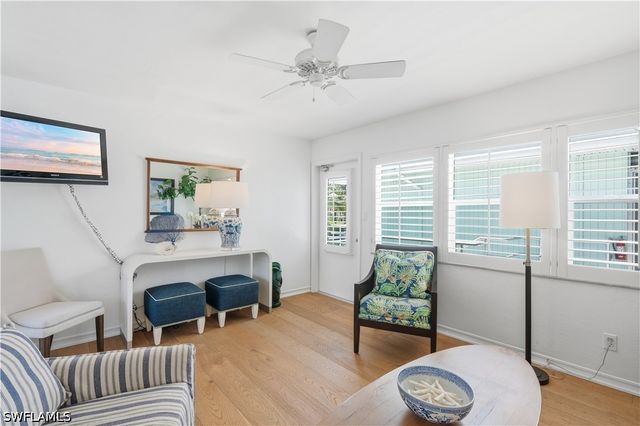 285 8th AVE S 285, Naples, FL 34102