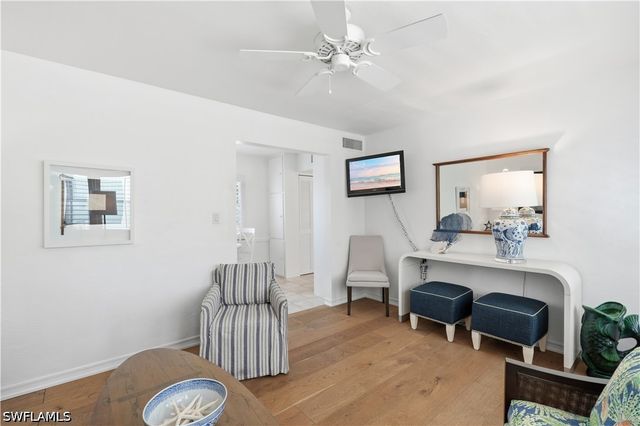 285 8th AVE S 285, Naples, FL 34102
