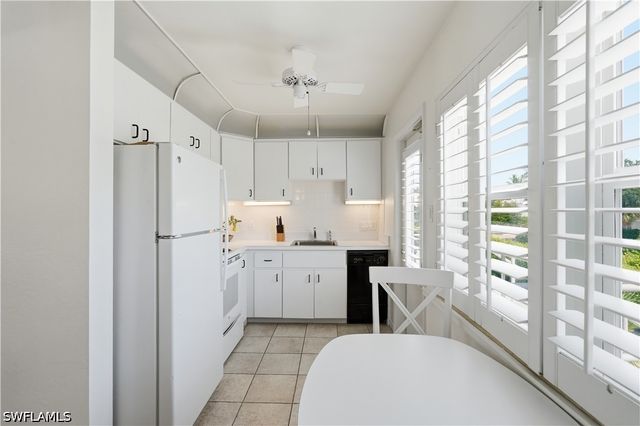 285 8th AVE S 285, Naples, FL 34102
