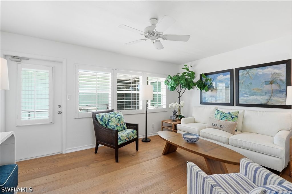 285 8th AVE S 285, Naples, FL 34102