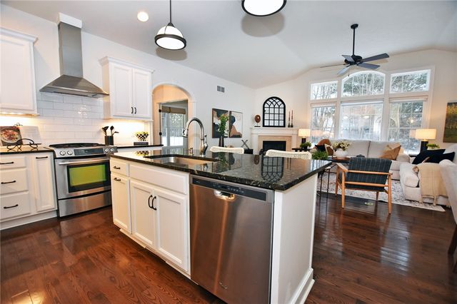 47 Samanthas Way, Henrietta, NY 14534