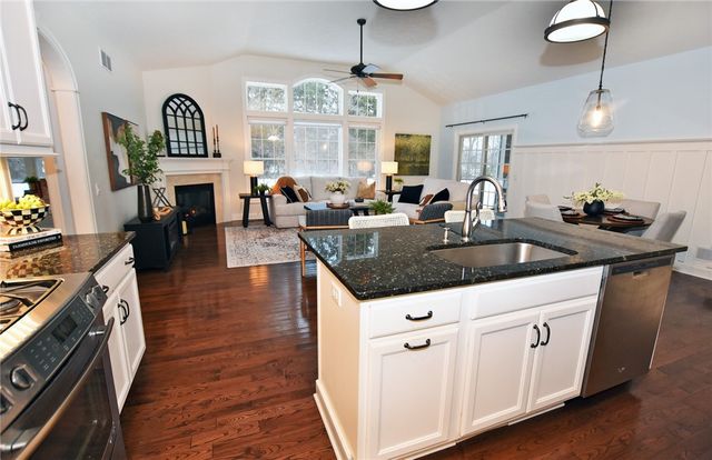 47 Samanthas Way, Henrietta, NY 14534