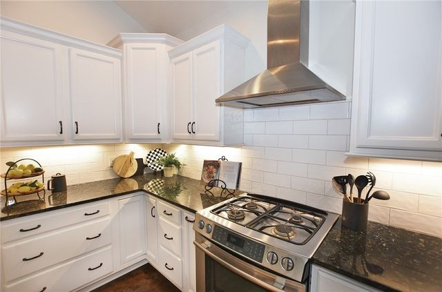 47 Samanthas Way, Henrietta, NY 14534