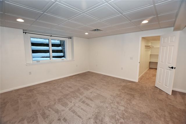 47 Samanthas Way, Henrietta, NY 14534