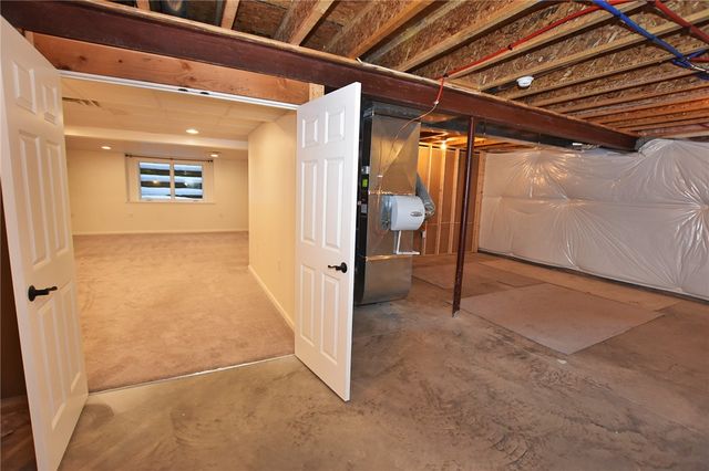 47 Samanthas Way, Henrietta, NY 14534