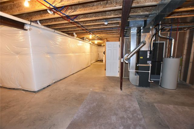 47 Samanthas Way, Henrietta, NY 14534