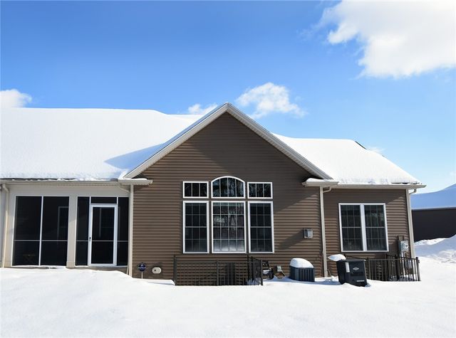 47 Samanthas Way, Henrietta, NY 14534