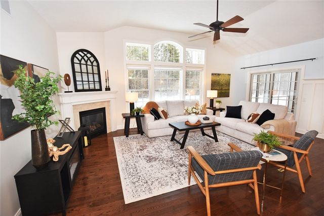 47 Samanthas Way, Henrietta, NY 14534