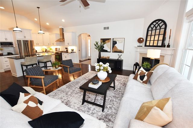 47 Samanthas Way, Henrietta, NY 14534