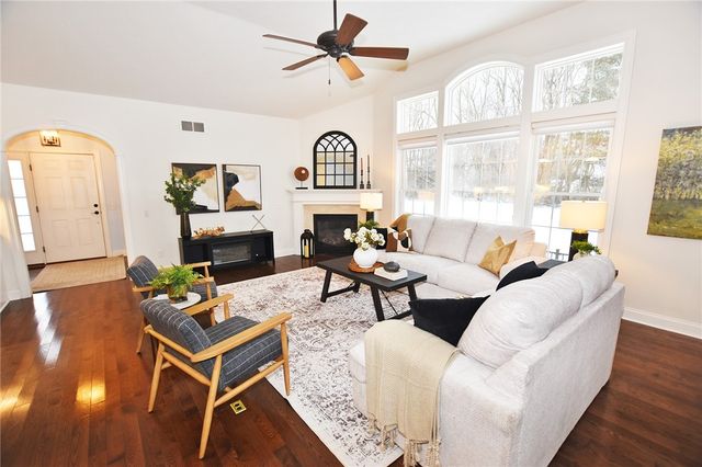 47 Samanthas Way, Henrietta, NY 14534