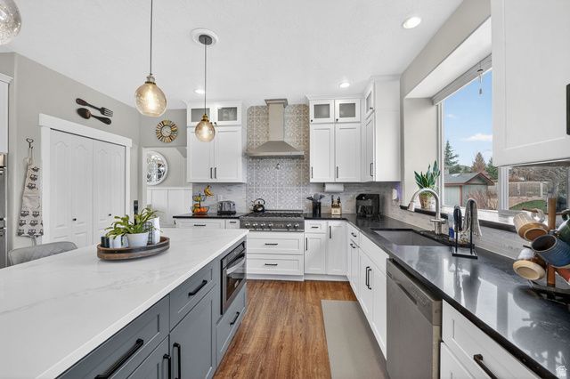 3372 W WATERBRIDGE CV, South Jordan, UT 84095