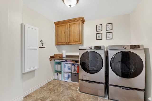 3372 W WATERBRIDGE CV, South Jordan, UT 84095