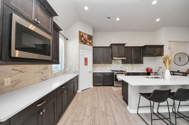 13021 Ocean Breeze Ln Lane, La Marque, TX 77568