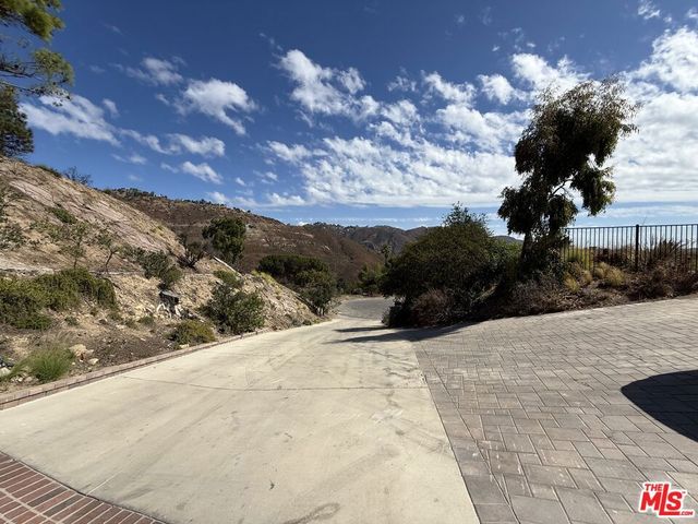 23474 W Moon Shadows Drive, Malibu, CA 90265