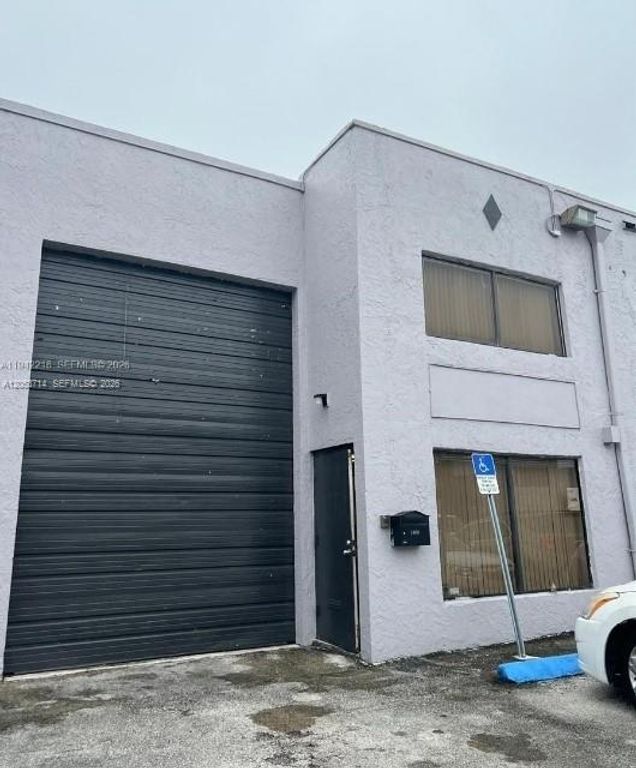1671 W 38th Place 1406, Hialeah, FL 33012