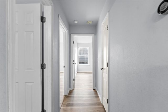 2400 SW Choctaw Street, Bentonville, AR 72712