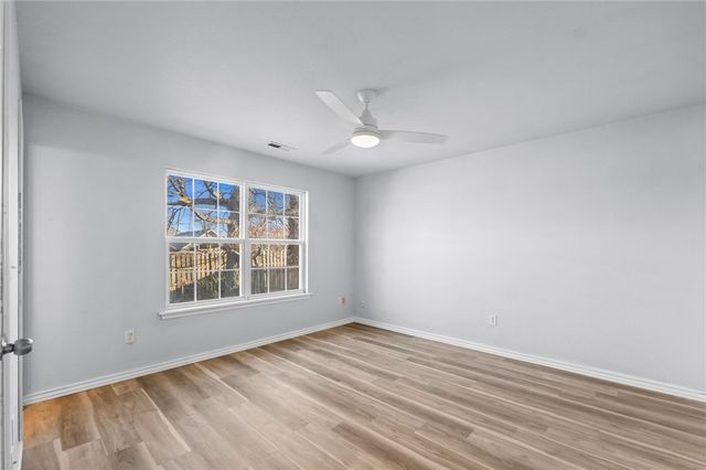 2400 SW Choctaw Street, Bentonville, AR 72712