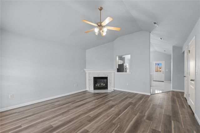 2400 SW Choctaw Street, Bentonville, AR 72712