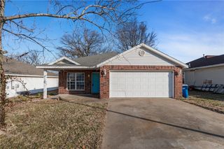 2400 SW Choctaw Street, Bentonville, AR 72712