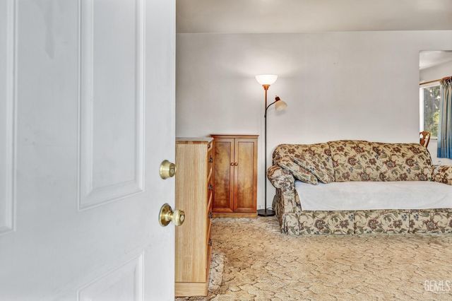 2824 Steensen Street, Lake Isabella, CA 93240