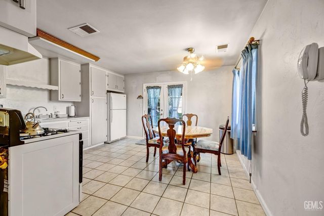 2824 Steensen Street, Lake Isabella, CA 93240