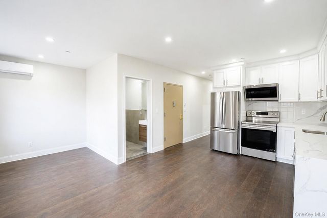 150-26 12th Road, Whitestone, NY 11357