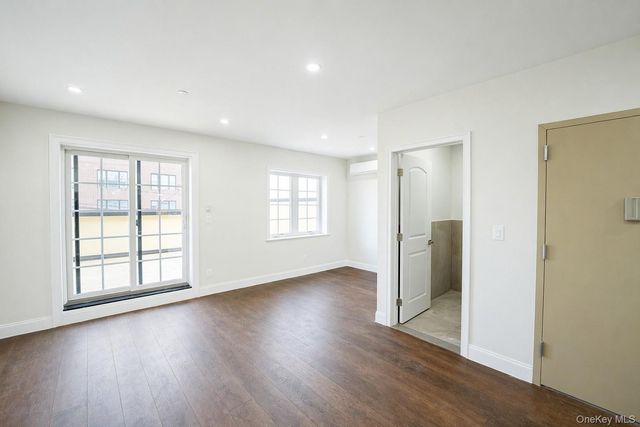 150-26 12th Road, Whitestone, NY 11357