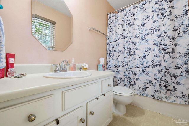 601 E Burgess Rd A6, Pensacola, FL 32504