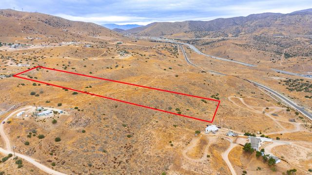2 Rushing Creek Trail, Palmdale, CA 93550