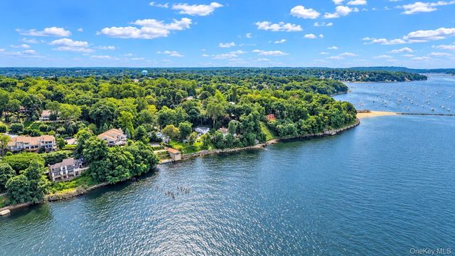 164 Landing Road, Glen Cove, NY 11542