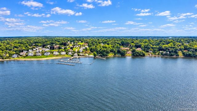 164 Landing Road, Glen Cove, NY 11542