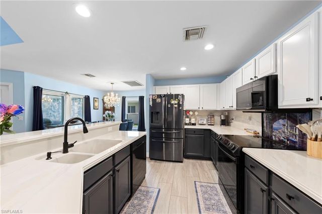 2633 32nd ST, Cape Coral, FL 33914