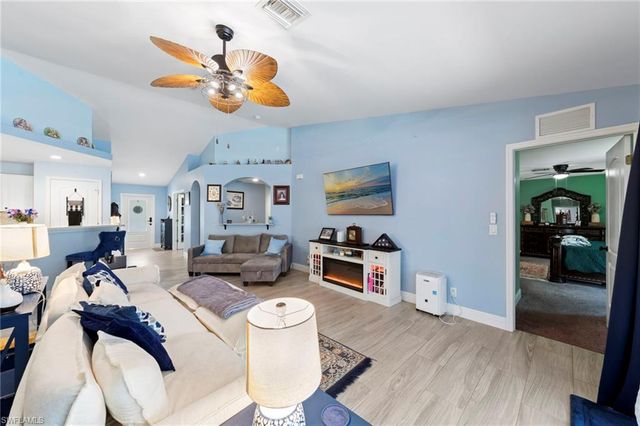 2633 32nd ST, Cape Coral, FL 33914