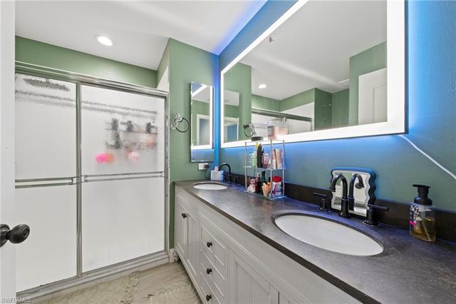 2633 32nd ST, Cape Coral, FL 33914