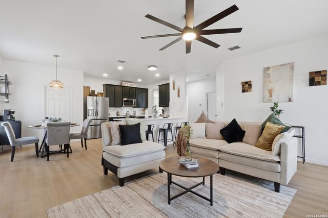 16210 Raceway Downs, Selma, TX 78154