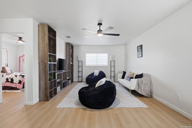 16210 Raceway Downs, Selma, TX 78154