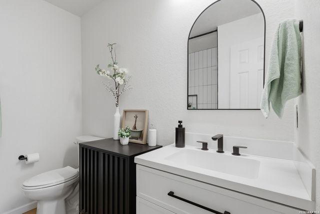 16210 Raceway Downs, Selma, TX 78154