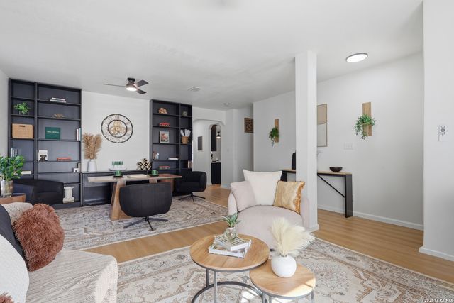 16210 Raceway Downs, Selma, TX 78154