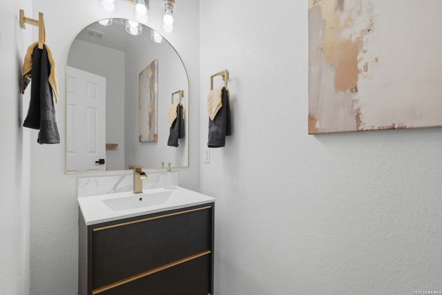 16210 Raceway Downs, Selma, TX 78154