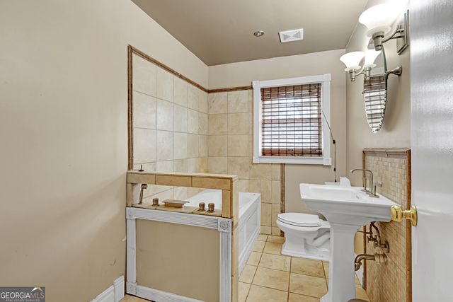 1077 Helen Street, Morrow, GA 30260